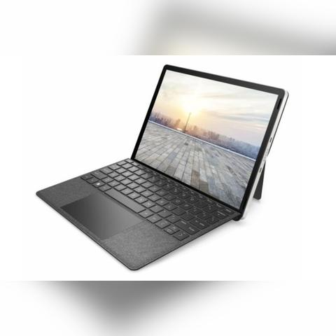 在选择平板电脑二合一时，哪个品牌的产品性价比最高、性能最强劲？